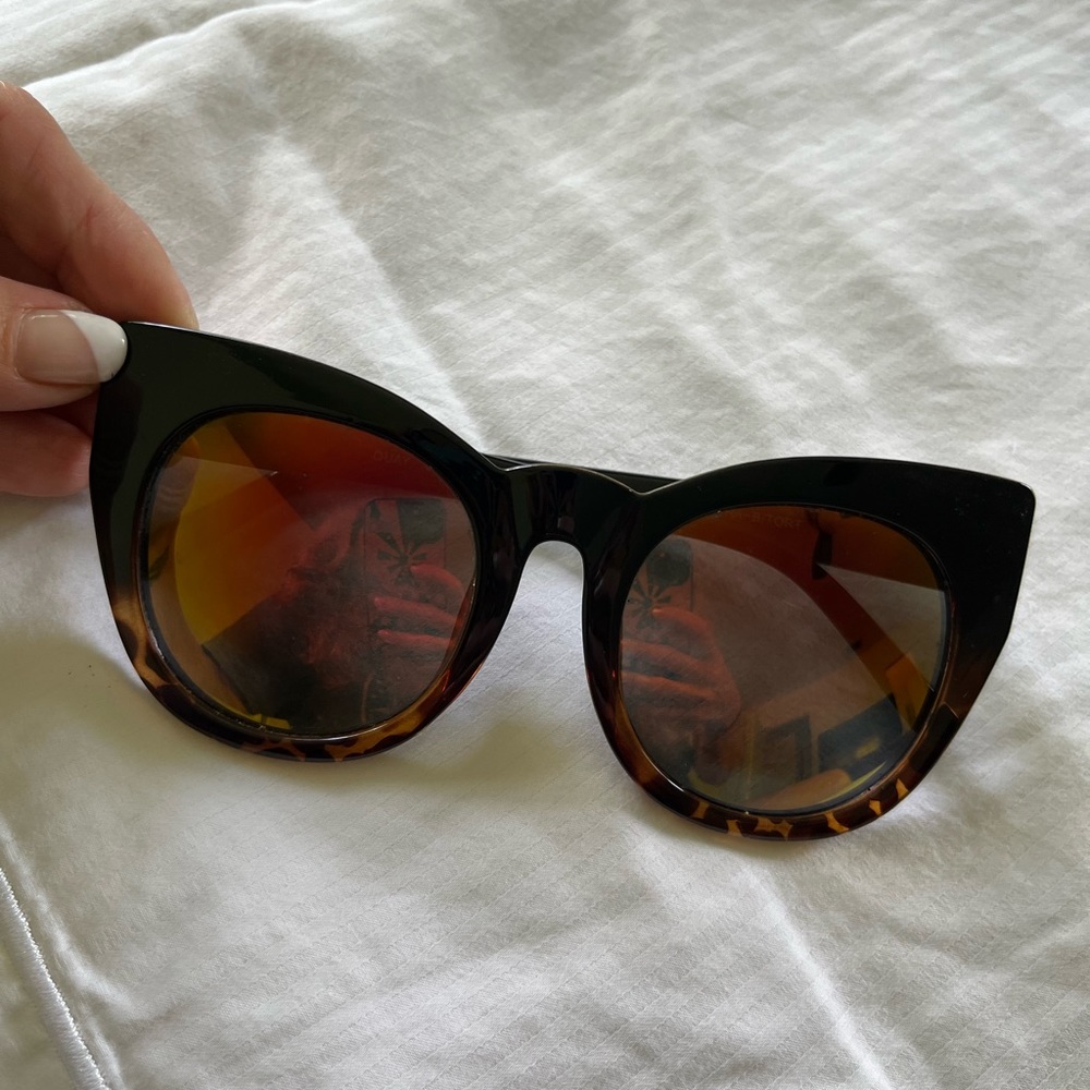 Cat eye sunglasses 😎